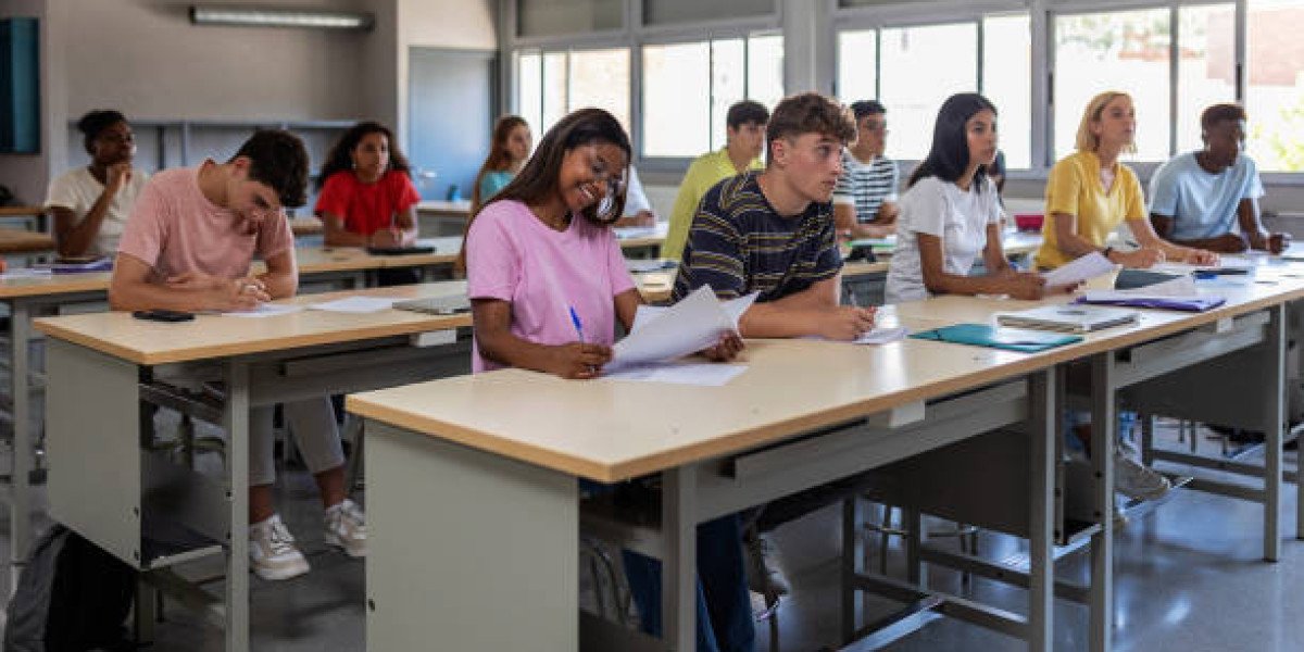 CLAT Preparation Institute in Delhi Focused on Concept Clarity, Time Management, Mock Tests, and Practice