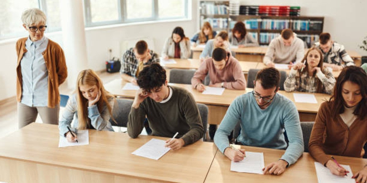 CLAT Preparation Institute in Delhi Focused on Concept Clarity, Time Management, Mock Tests, and Practice